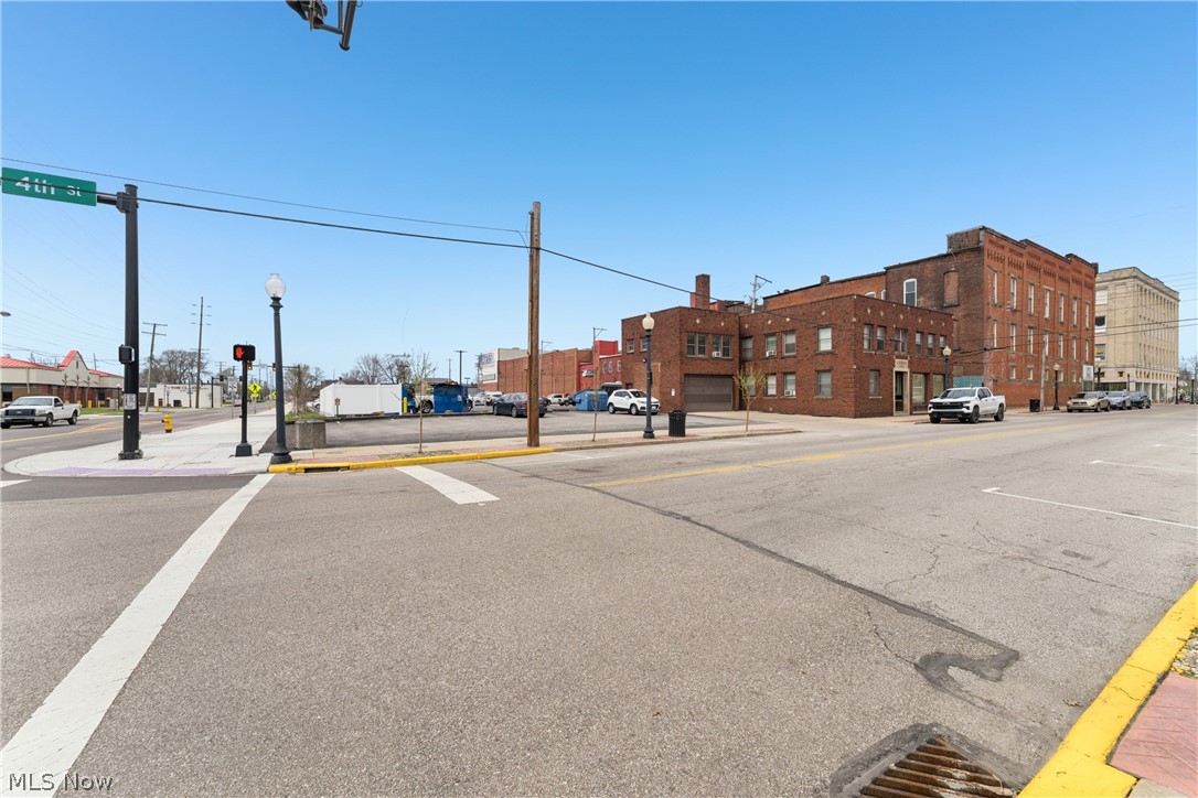 70 4th Street NW Barberton OH 44203
