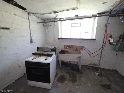 1381 E 84 Street Cleveland OH 44103