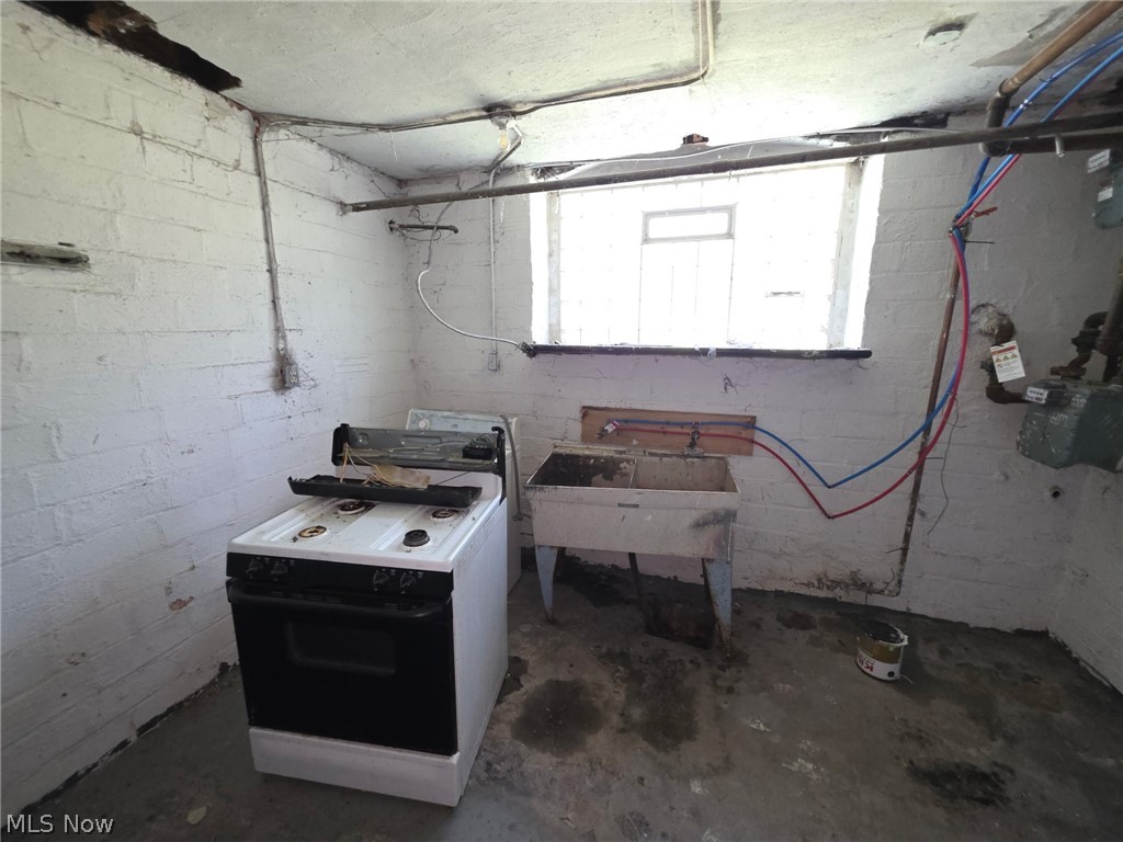 1381 E 84 Street Cleveland OH 44103