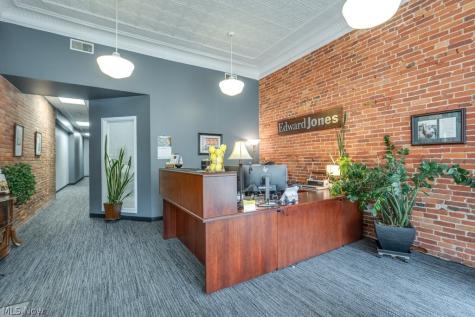127 E Main Street Ravenna OH 44266