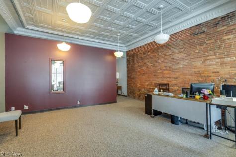 127 E Main Street Ravenna OH 44266