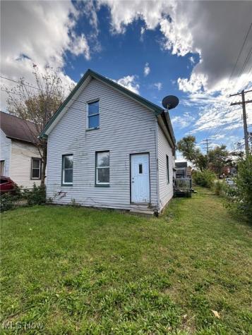 3328 W 61st Street Cleveland OH 44102