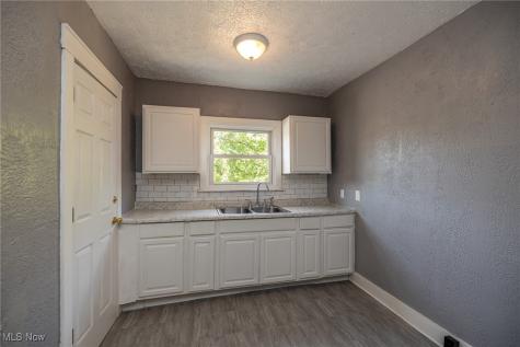 1412 West Avenue Elyria OH 44035