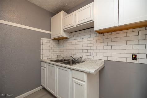 1412 West Avenue Elyria OH 44035