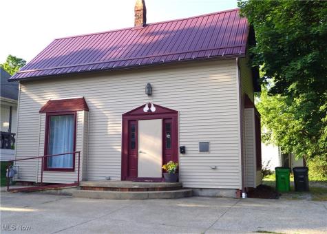 208 2nd Street SW Carrollton OH 44615