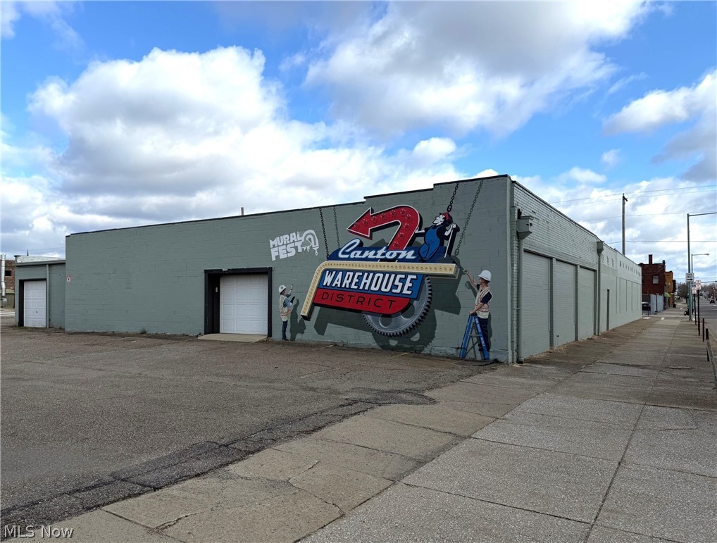 221 Cherry Avenue NE Canton OH 44702