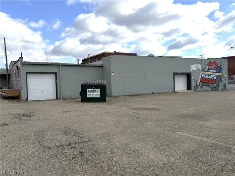 221 Cherry Avenue NE Canton OH 44702