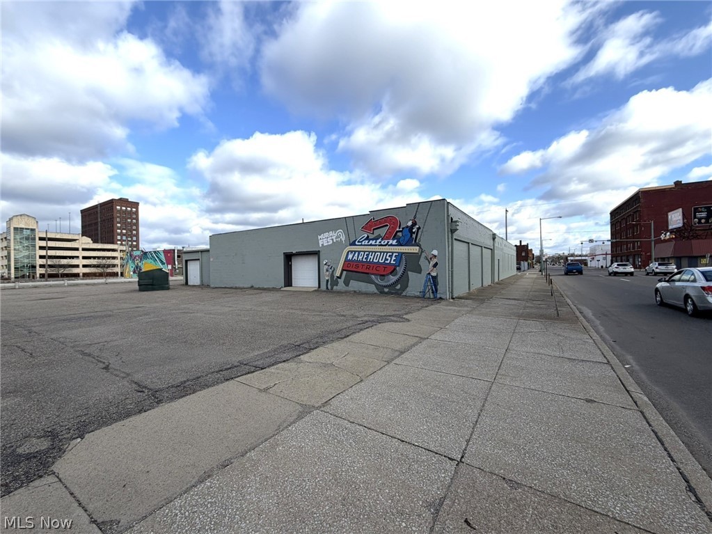 221 Cherry Avenue NE Canton OH 44702