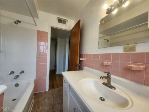 1911 Fulton Road Canton OH 44709