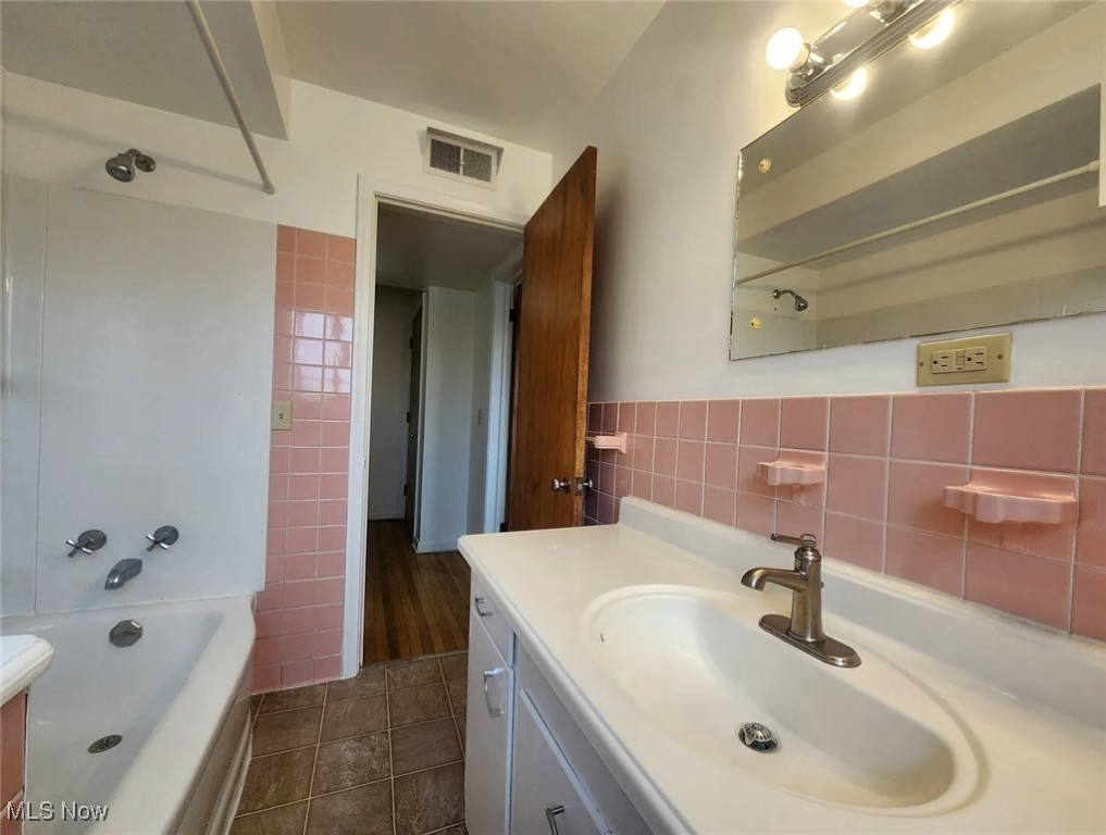 1911 Fulton Road Canton OH 44709