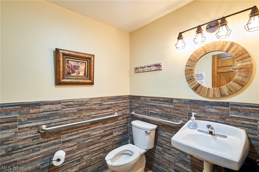 834 Clyde Hill Road Harpersfield OH 44041