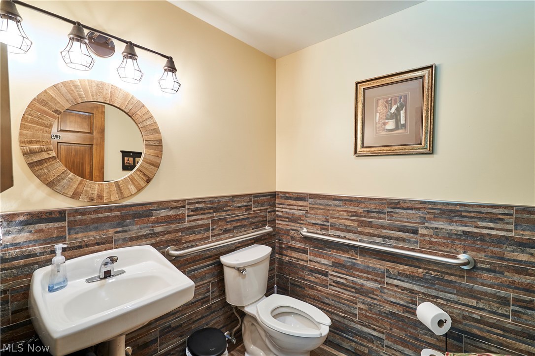 834 Clyde Hill Road Harpersfield OH 44041