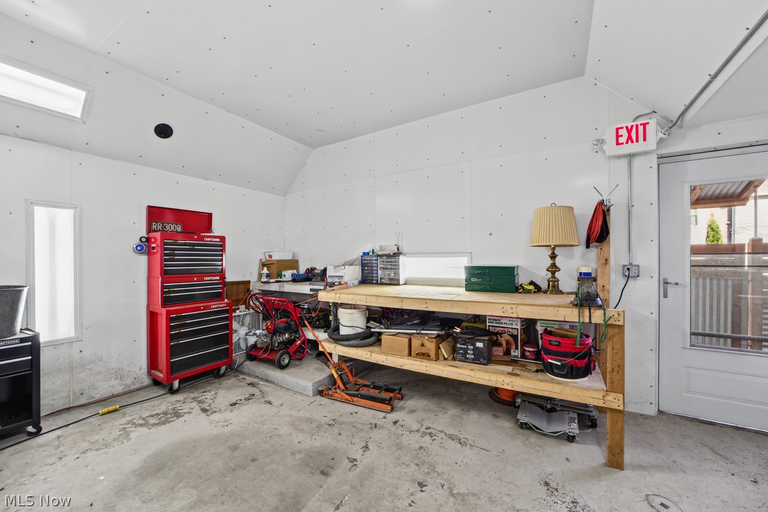 7608 Lake Avenue Cleveland OH 44102