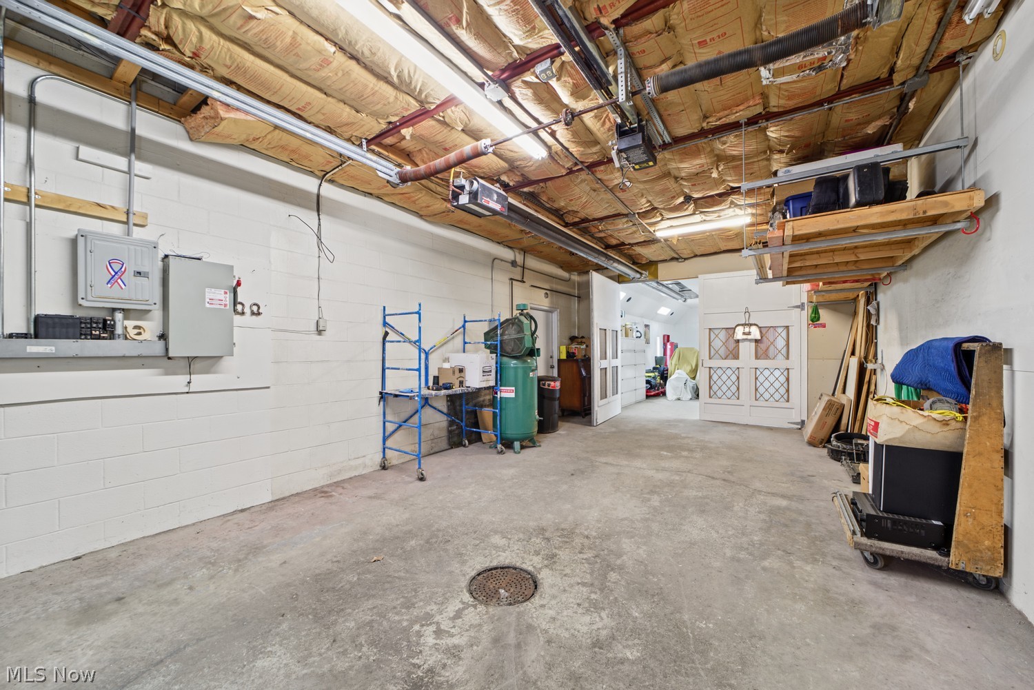 7608 Lake Avenue Cleveland OH 44102