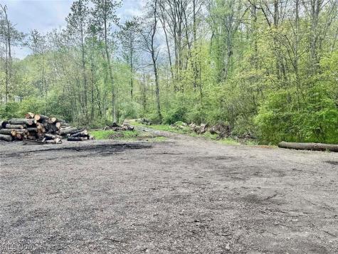 1134 E Turkeyfoot Lake Road Akron OH 44312