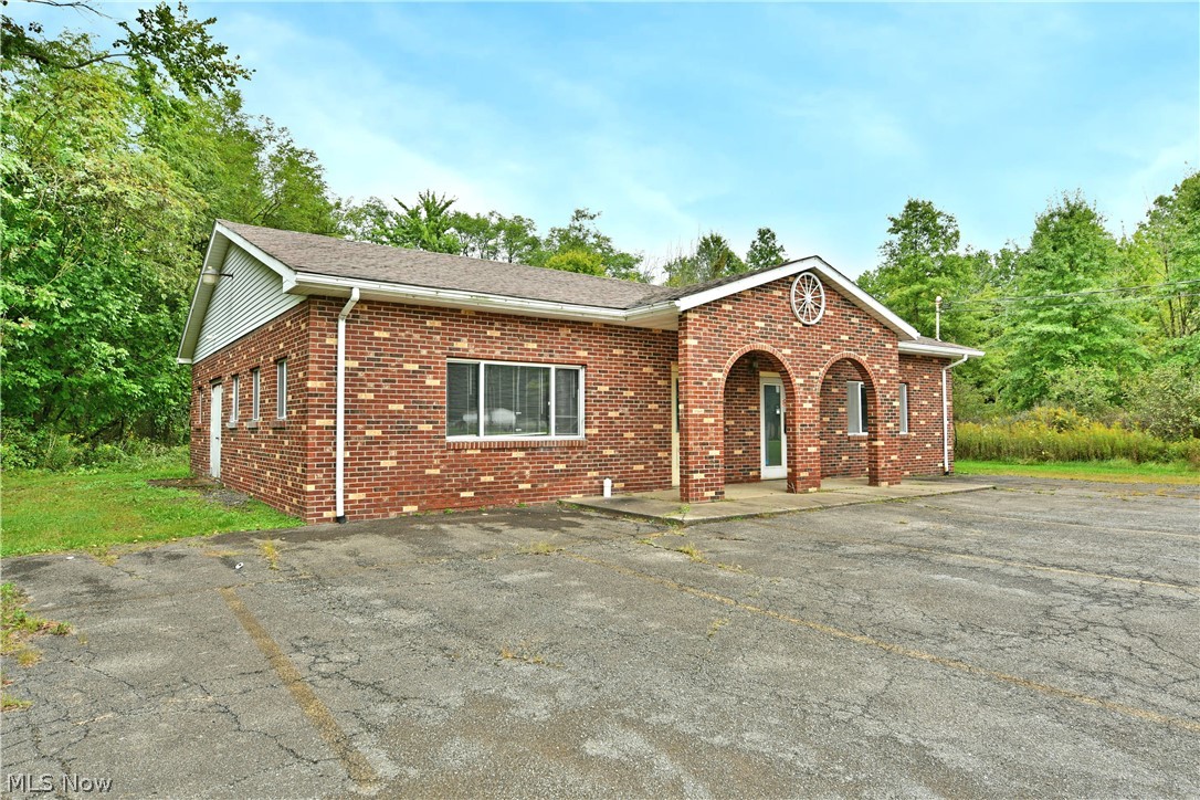 1500 Carson Salt Springs Road Warren OH 44481