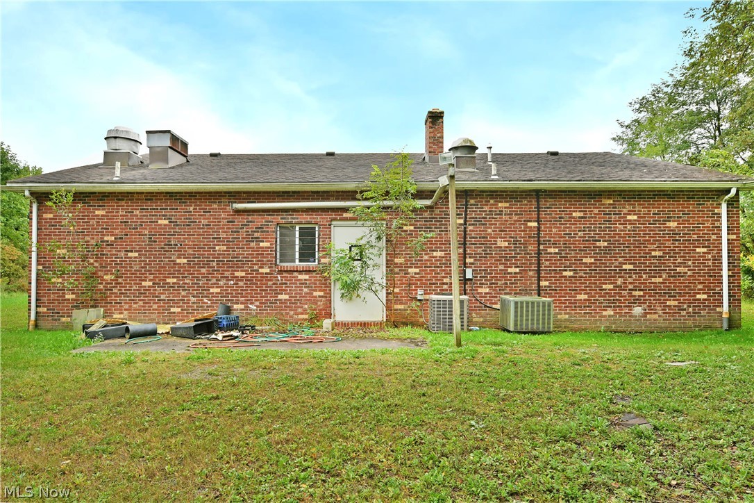 1500 Carson Salt Springs Road Warren OH 44481