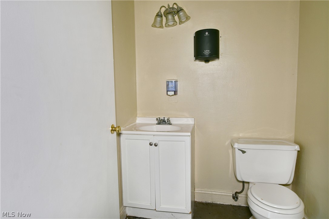 1500 Carson Salt Springs Road Warren OH 44481