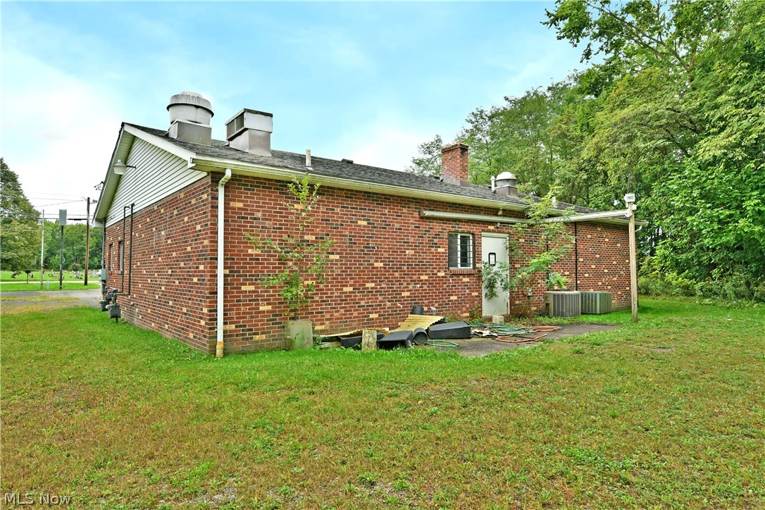 1500 Carson Salt Springs Road Warren OH 44481