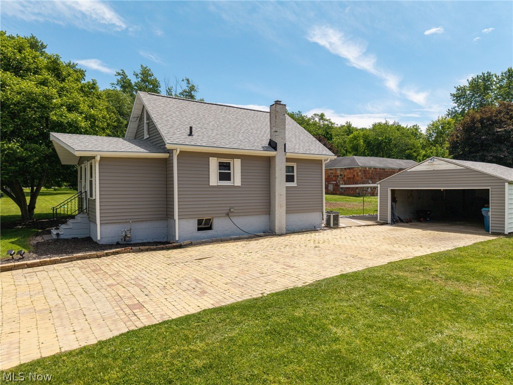 1740 Anton Street Akron OH 44320