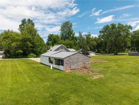 1740 Anton Street Akron OH 44320