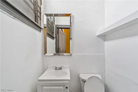 608 E 185th Euclid OH 44119