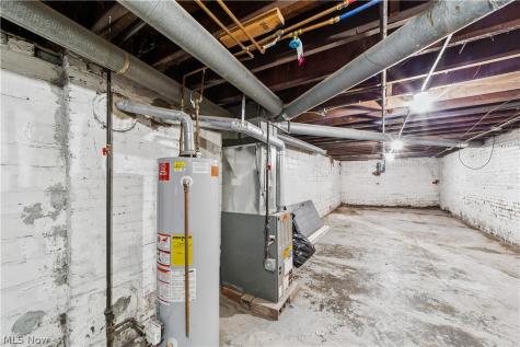 608 E 185th Euclid OH 44119