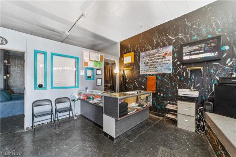 608 E 185th Euclid OH 44119