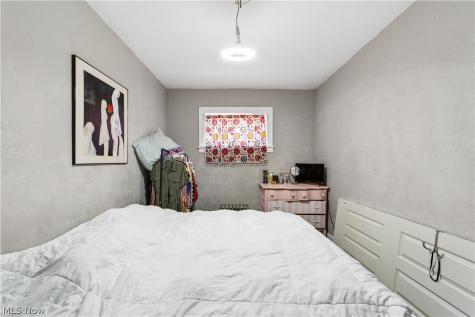 608 E 185th Euclid OH 44119