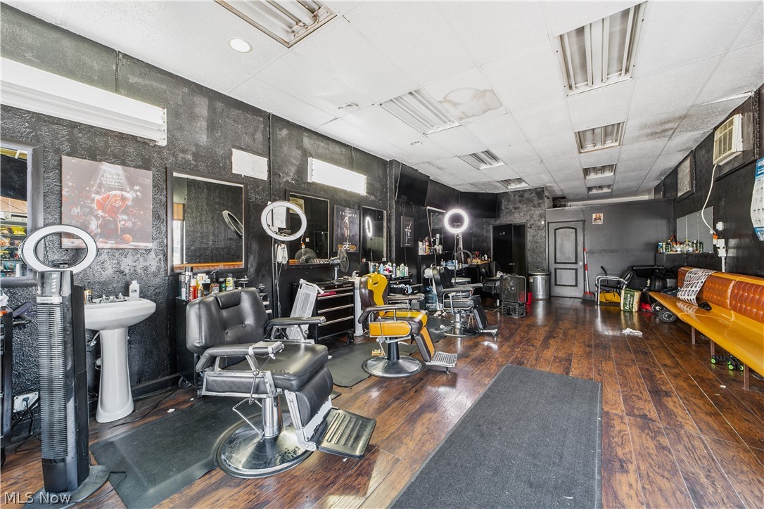608 E 185th Cleveland OH 44119