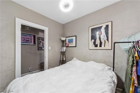 608 E 185th Euclid OH 44119