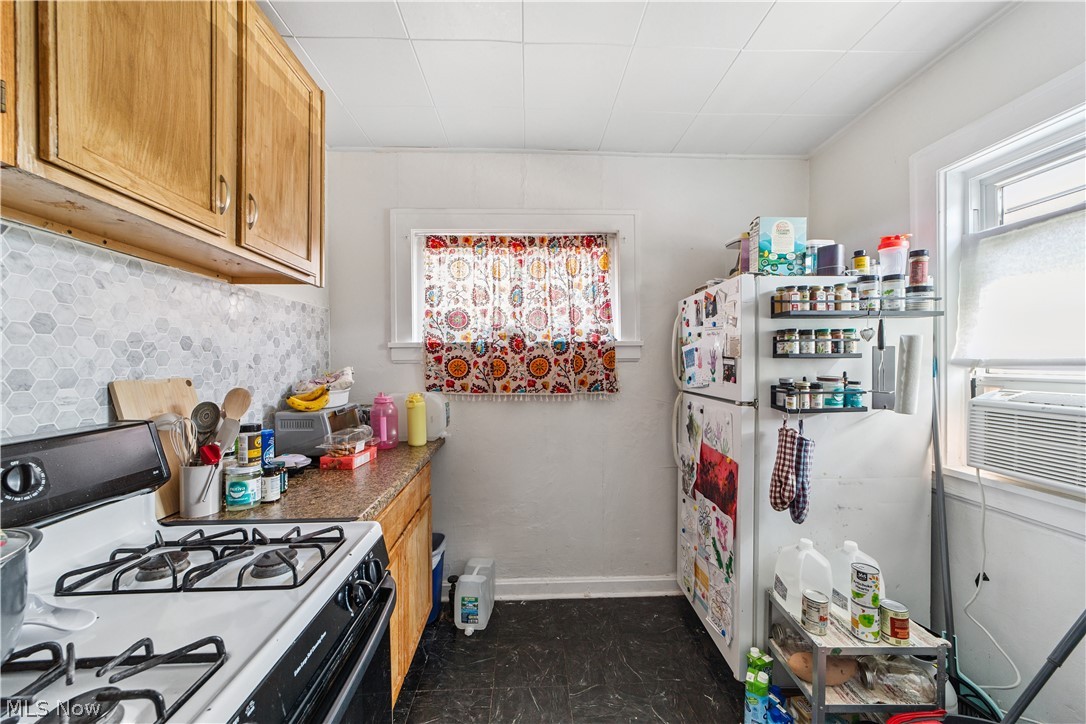 608 E 185th Cleveland OH 44119