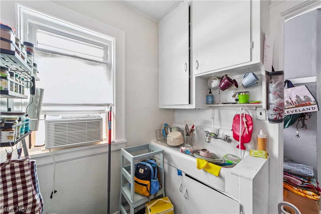 608 E 185th Cleveland OH 44119