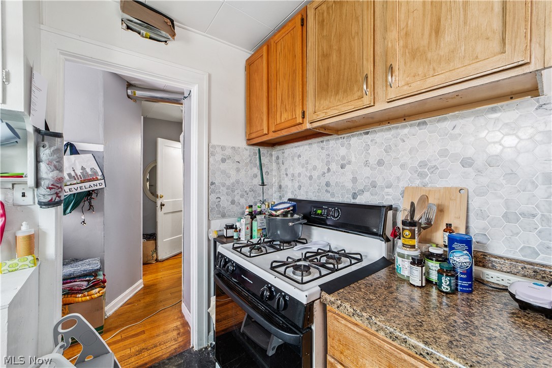 608 E 185th Cleveland OH 44119