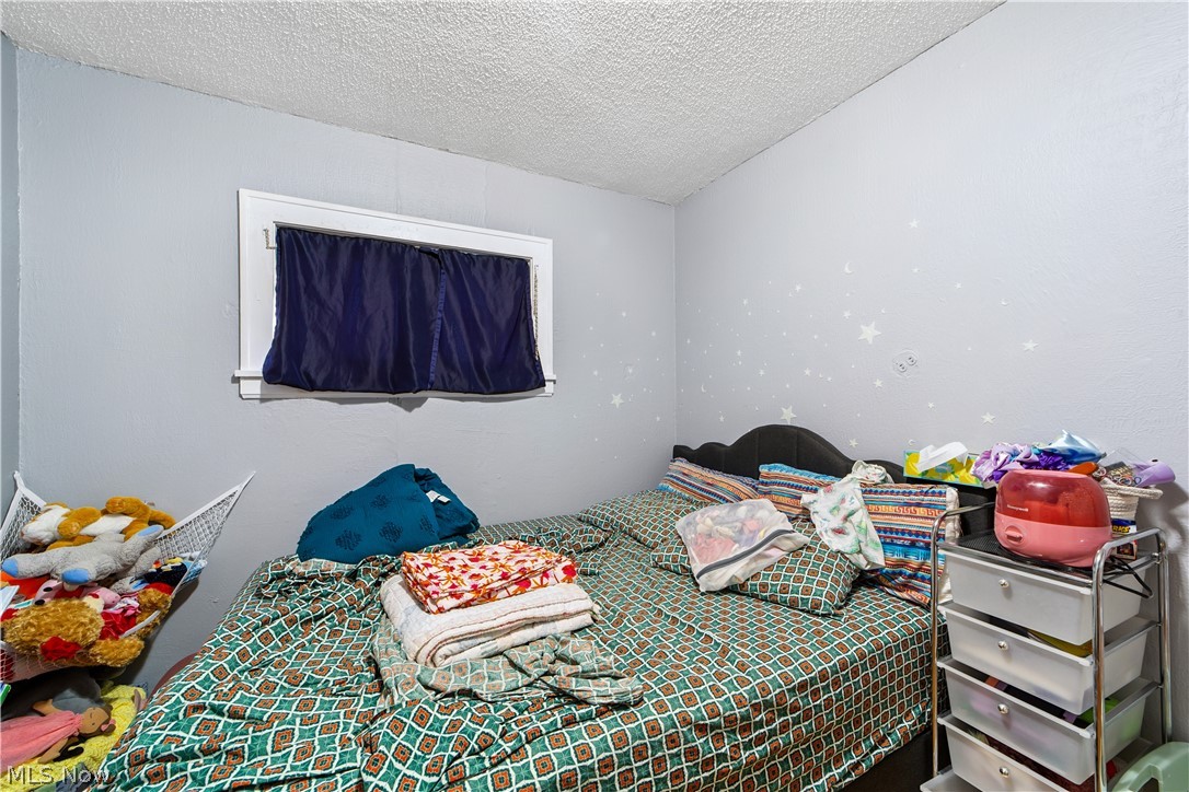 608 E 185th Cleveland OH 44119