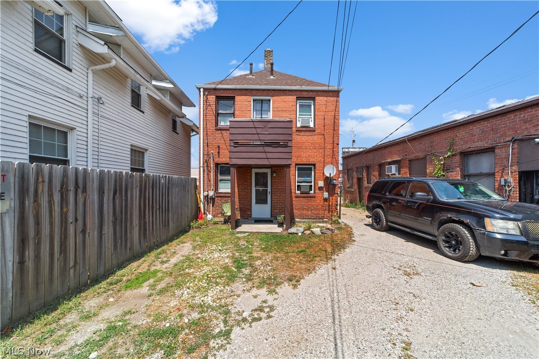 608 E 185th Cleveland OH 44119