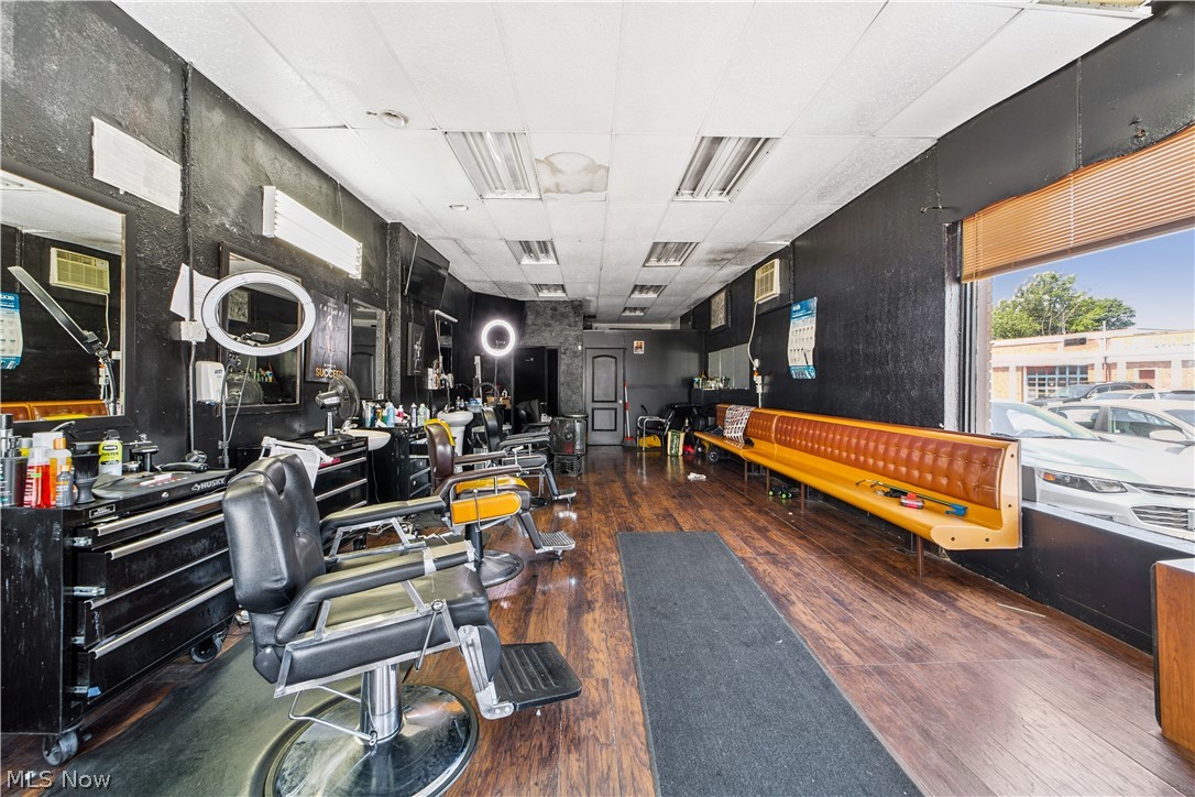 608 E 185th Cleveland OH 44119