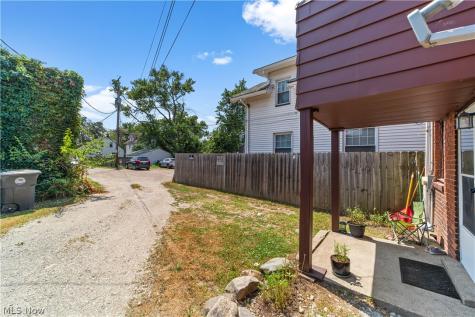 608 E 185th Euclid OH 44119