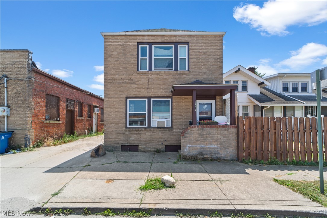 608 E 185th Cleveland OH 44119