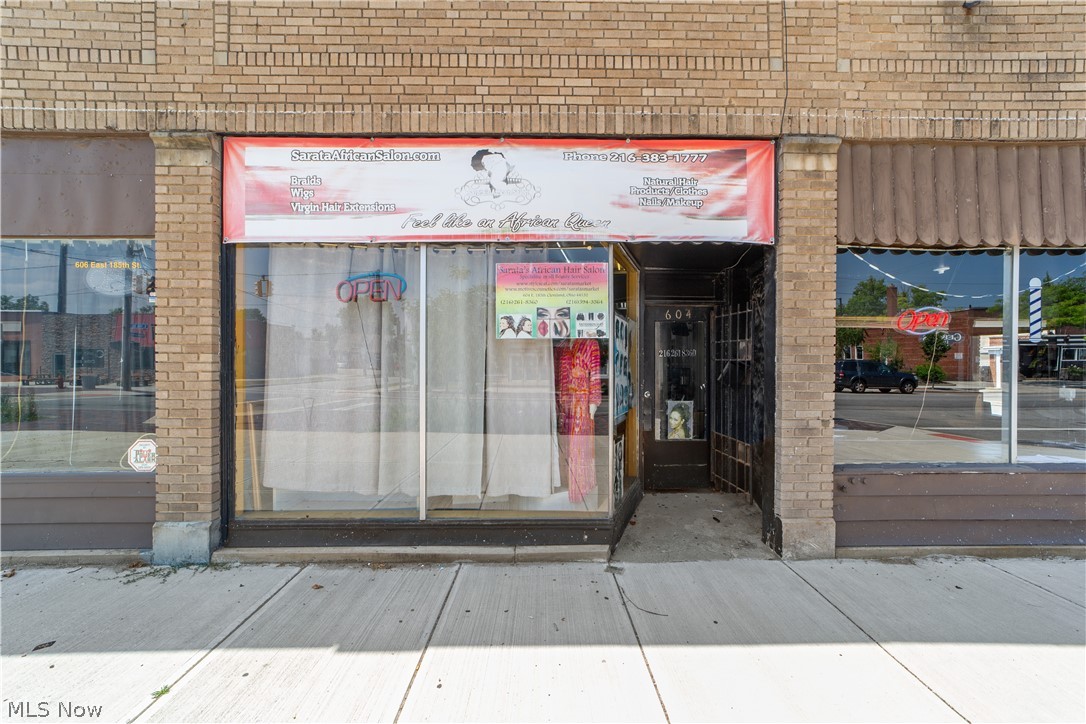 608 E 185th Cleveland OH 44119