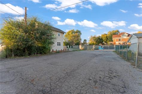 3013 Tuscarawas Street W Canton OH 44708