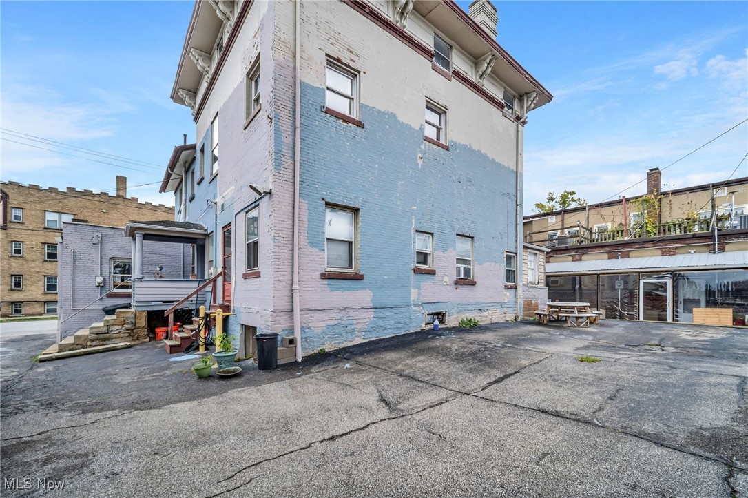 1386 Cranford Avenue Lakewood OH 44107