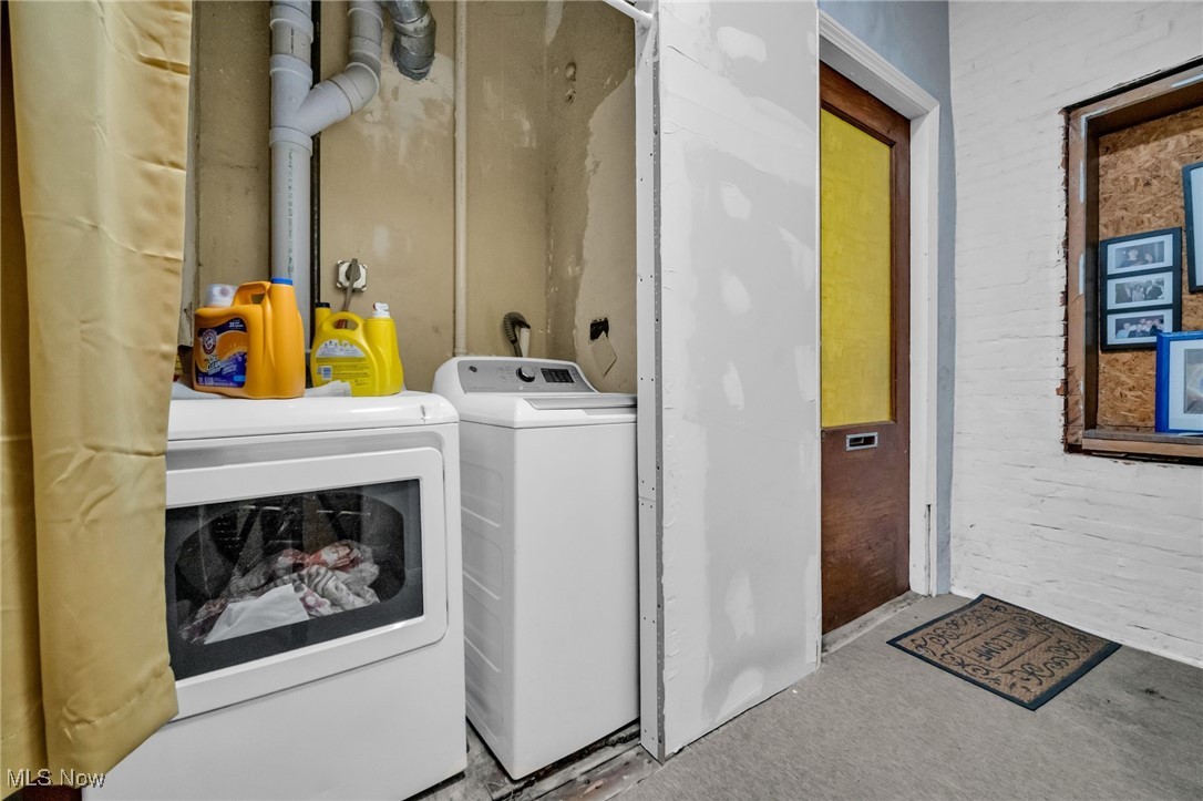 1386 Cranford Avenue Lakewood OH 44107