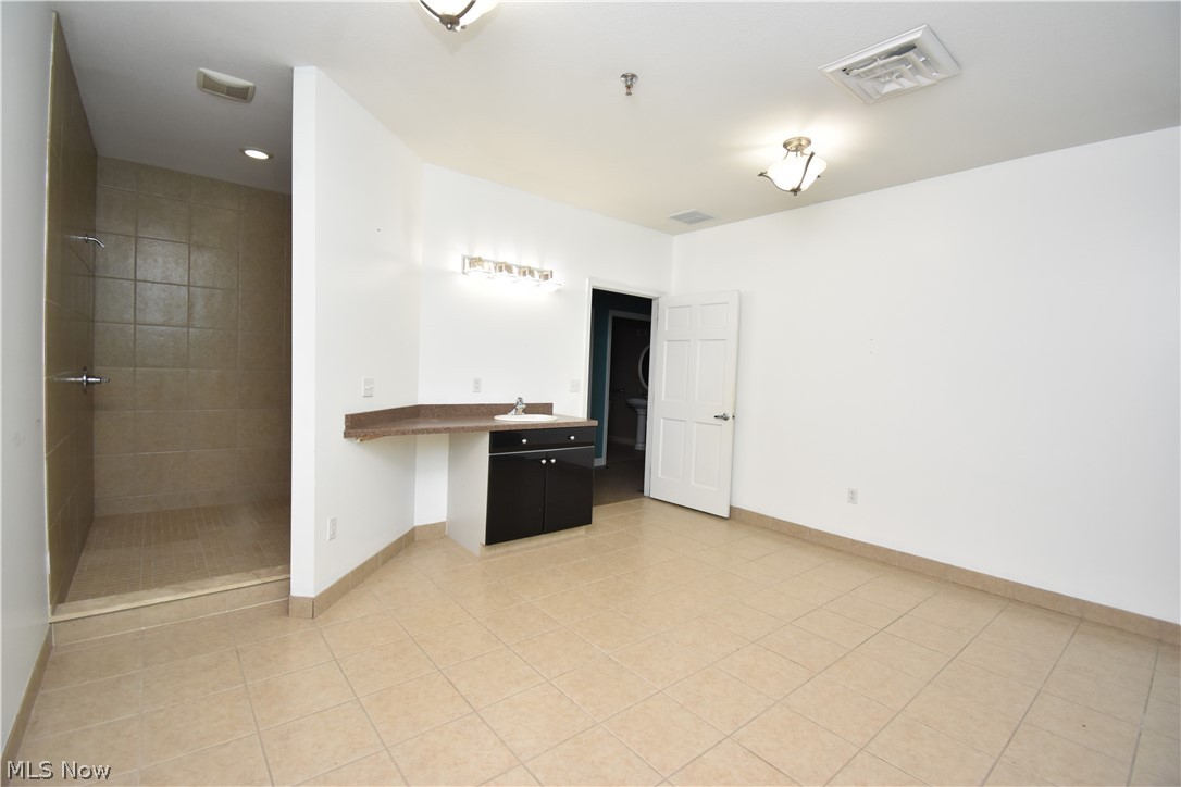 972 Youngstown-kingsville Road Vienna OH 44473