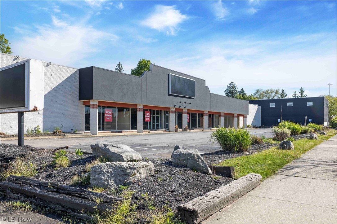 7587-7590 Mentor Avenue Mentor OH 44060
