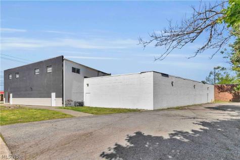 7587-7590 Mentor Avenue Mentor OH 44060