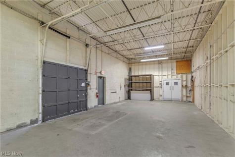 7587-7590 Mentor Avenue Mentor OH 44060