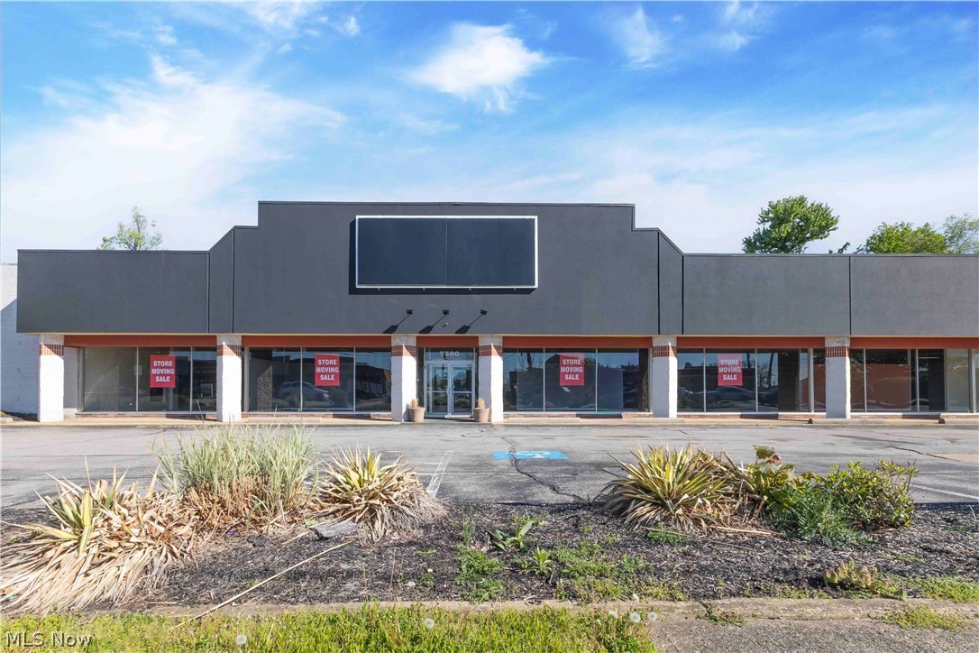 7587-7590 Mentor Avenue Mentor OH 44060