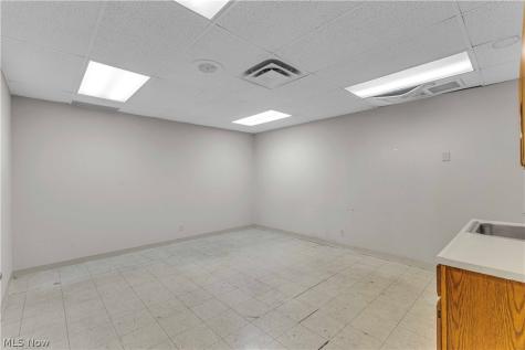 7587-7590 Mentor Avenue Mentor OH 44060