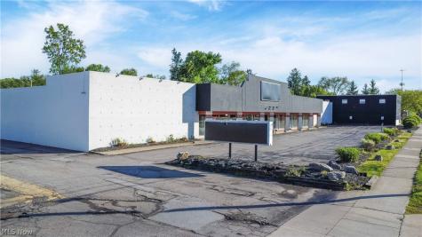 7587-7590 Mentor Avenue Mentor OH 44060